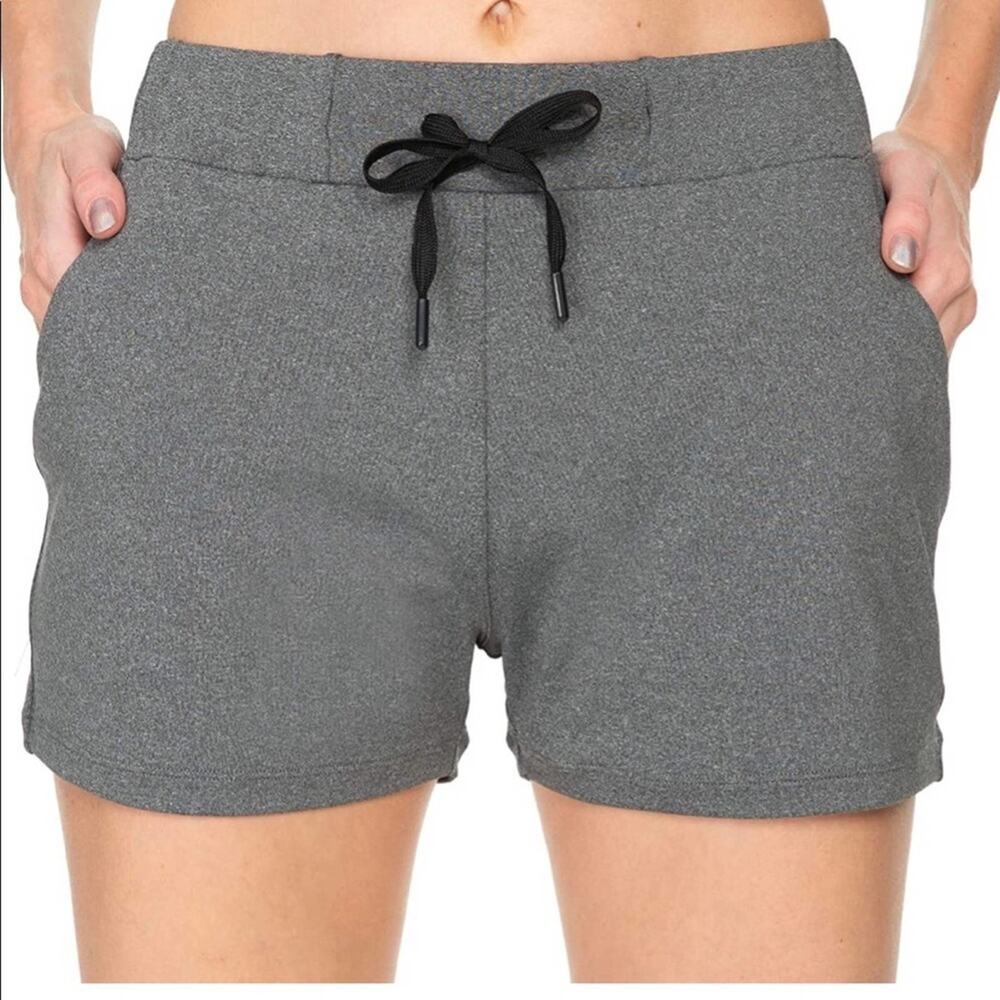 New Women’s athletic shorts with zippered pocket Size L